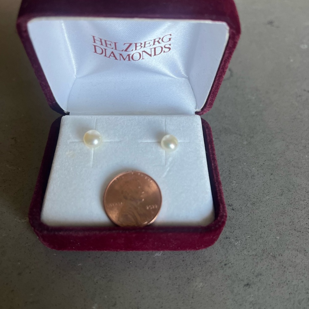 14k real pearl earrings with solid gold posts - Picture 4 of 4